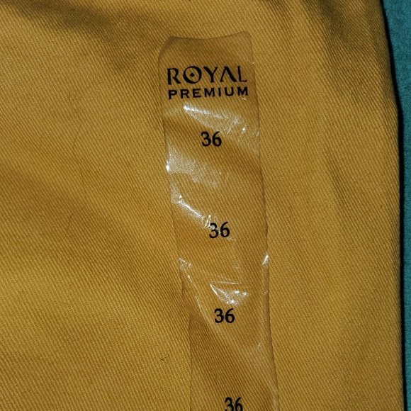 Royal premium yellow shorts - Picture 3 of 5